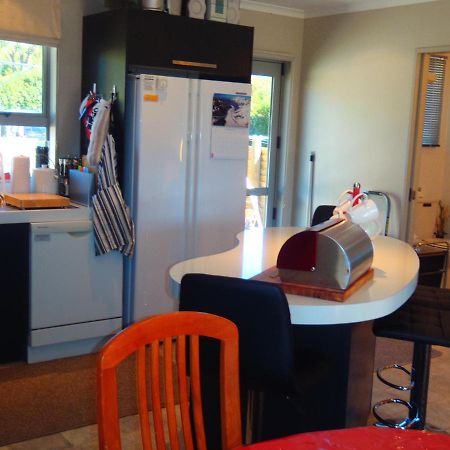 Lakefront Fantail Cottage Lake Hawea, Wanaka Luaran gambar