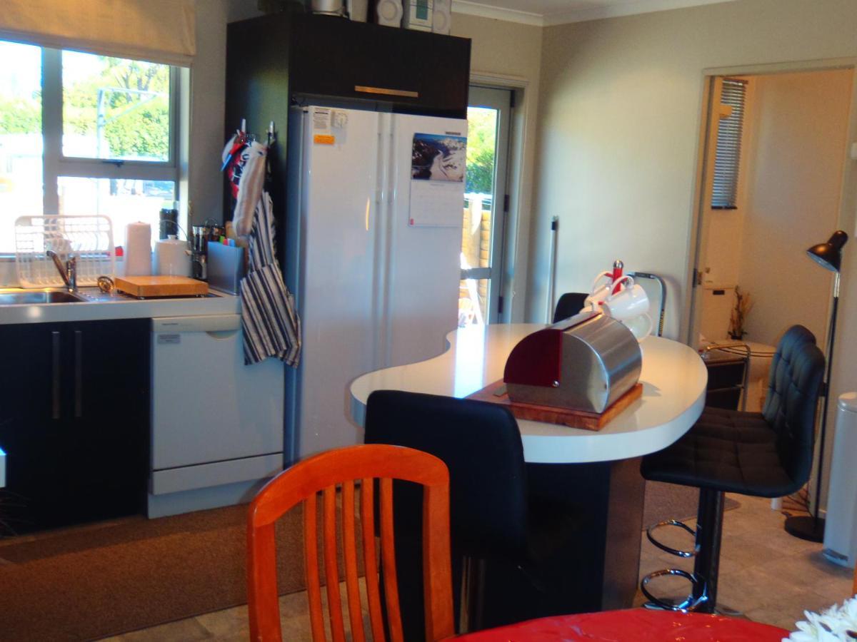 Lakefront Fantail Cottage Lake Hawea, Wanaka Luaran gambar
