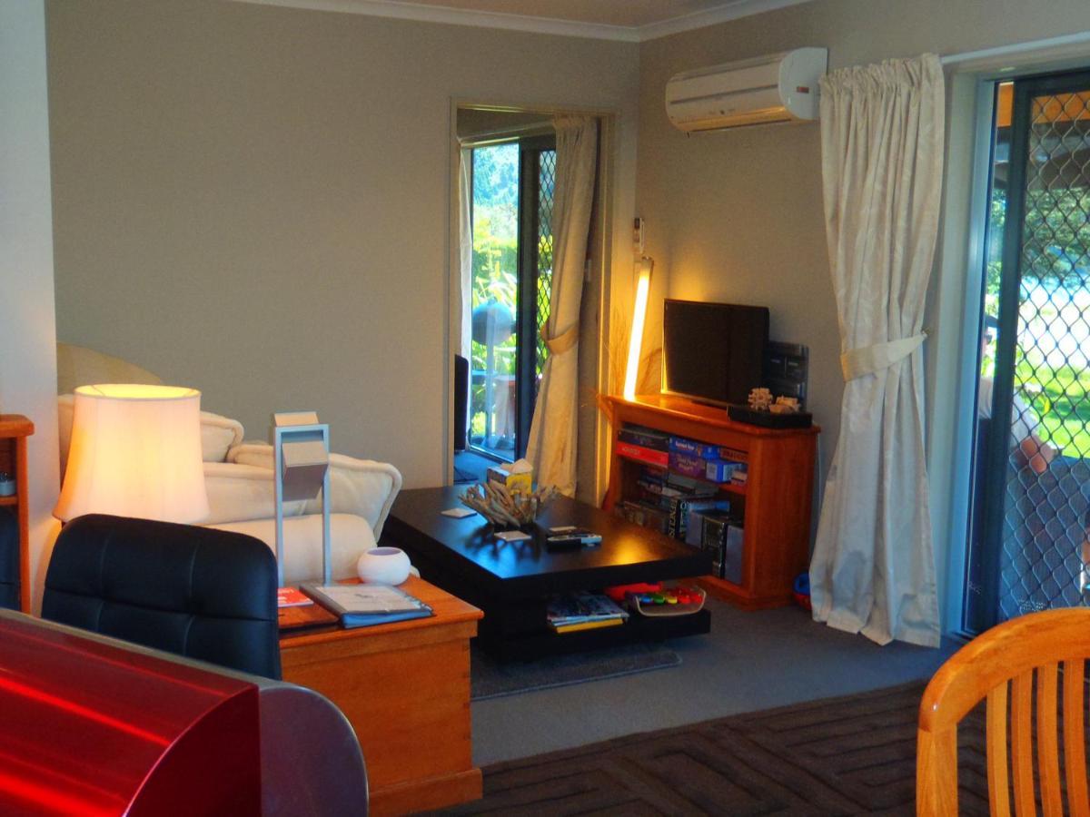 Lakefront Fantail Cottage Lake Hawea, Wanaka Luaran gambar