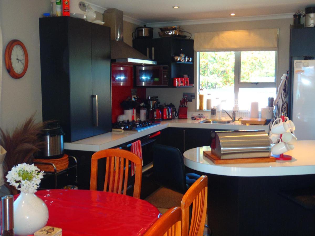 Lakefront Fantail Cottage Lake Hawea, Wanaka Luaran gambar