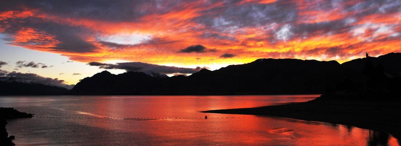 Lakefront Fantail Cottage Lake Hawea, Wanaka Luaran gambar